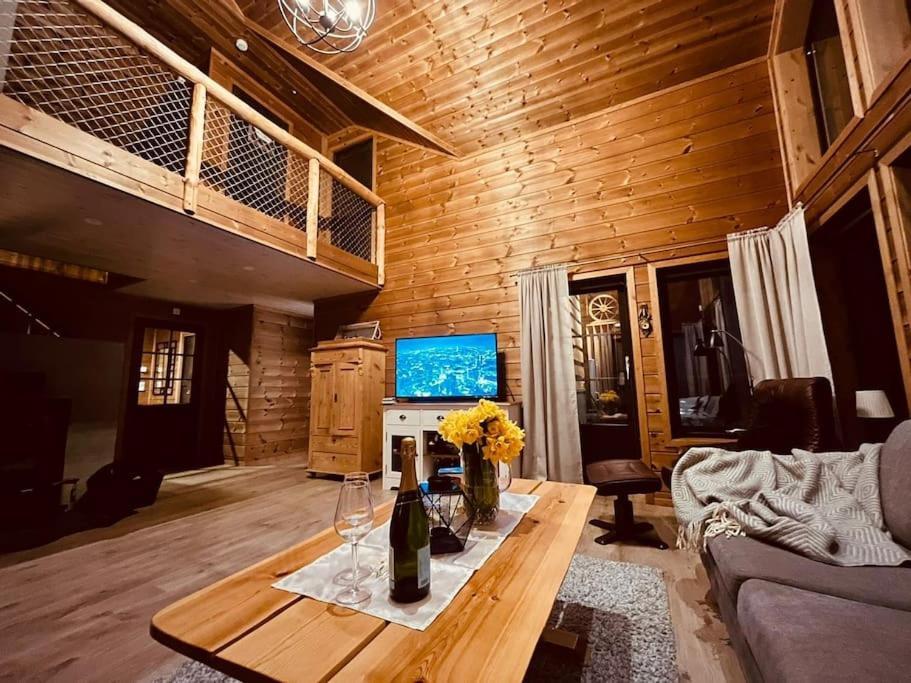 Cabin In Beautiful Surroundings At Harpefossen Нордфьордейд Екстериор снимка